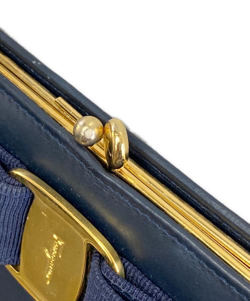 Salvatore Ferragamo（サルヴァトーレ フェラガモ）Salvatore Ferragamo (サルヴァトーレ フェラガモ) チェーンショルダーバッグ ネイビーの古着・服飾アイテム