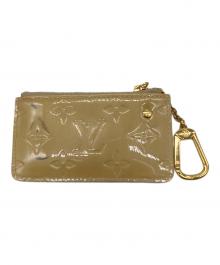 LOUIS VUITTON（ルイ ヴィトン）の古着「ヴェルニ ポシェットクレ」｜ベージュ