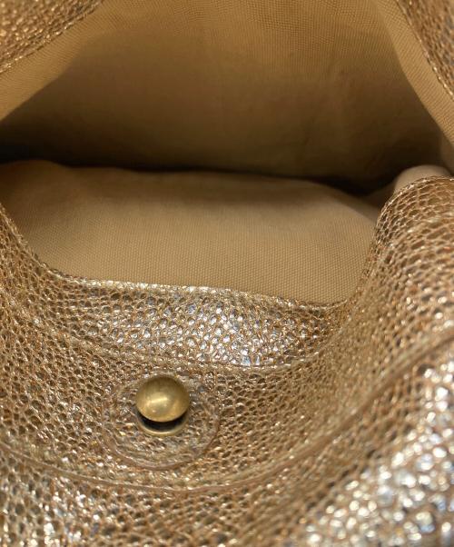 Yves Saint Laurent（イヴサンローラン）Yves Saint Laurent (イヴサンローラン) ショルダーバッグ ゴールドの古着・服飾アイテム