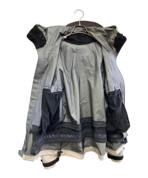 tilak（ティラック）TILAK (ティラック) マウンテンパーカー ベージュ×グレー サイズ:Mの古着・服飾アイテム
