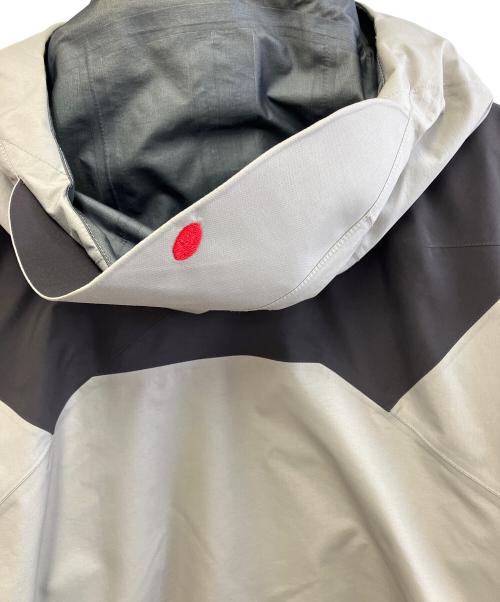 tilak（ティラック）TILAK (ティラック) マウンテンパーカー ベージュ×グレー サイズ:Mの古着・服飾アイテム