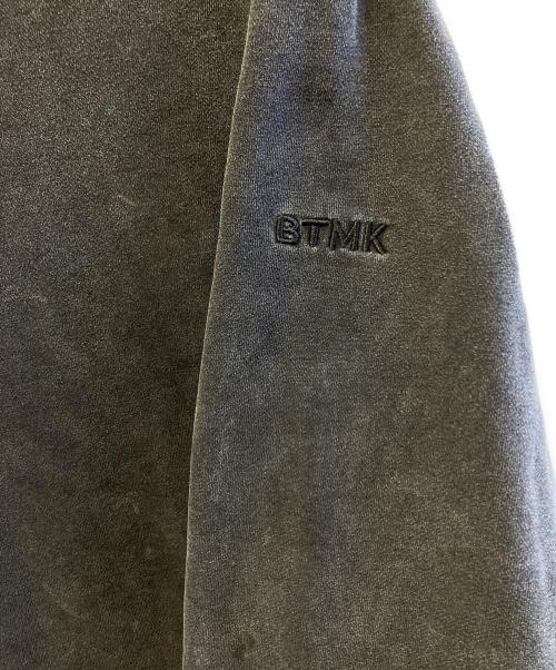btmk（ビーティーエムケー）btmk (ビーティーエムケー) プルオーバーパーカー ブラック サイズ:Mの古着・服飾アイテム