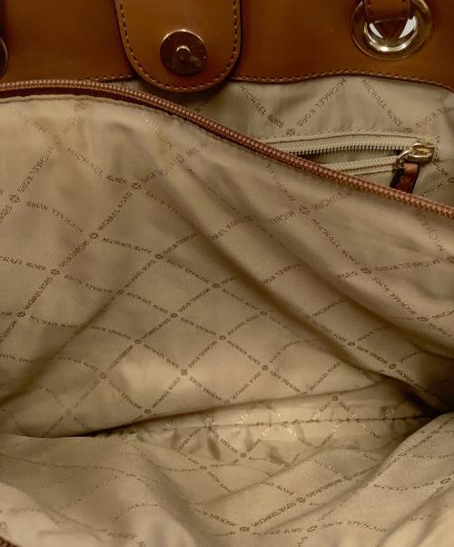 MICHAEL KORS（マイケル・コース）MICHAEL KORS (マイケル・コース) バッグ ベージュ×ブラウンの古着・服飾アイテム