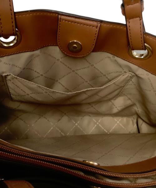 MICHAEL KORS（マイケル・コース）MICHAEL KORS (マイケル・コース) バッグ ベージュ×ブラウンの古着・服飾アイテム