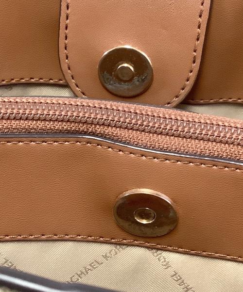 MICHAEL KORS（マイケル・コース）MICHAEL KORS (マイケル・コース) バッグ ベージュ×ブラウンの古着・服飾アイテム
