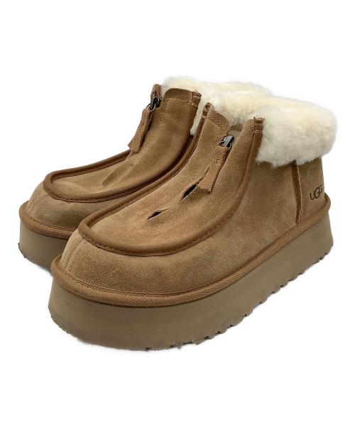 UGG（アグ）UGG (アグ) ショートブーツ ベージュ サイズ:24の古着・服飾アイテム