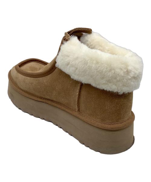 UGG（アグ）UGG (アグ) ショートブーツ ベージュ サイズ:24の古着・服飾アイテム