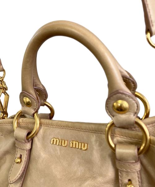MIU MIU（ミュウミュウ）MIU MIU (ミュウミュウ) 2WAYバッグ ベージュの古着・服飾アイテム