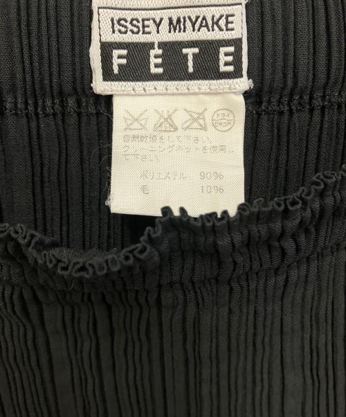 ISSEY MIYAKE FETE（イッセイミヤケフェット）ISSEY MIYAKE FETE (イッセイミヤケフェット) プリーツスカート ブラック サイズ:1の古着・服飾アイテム
