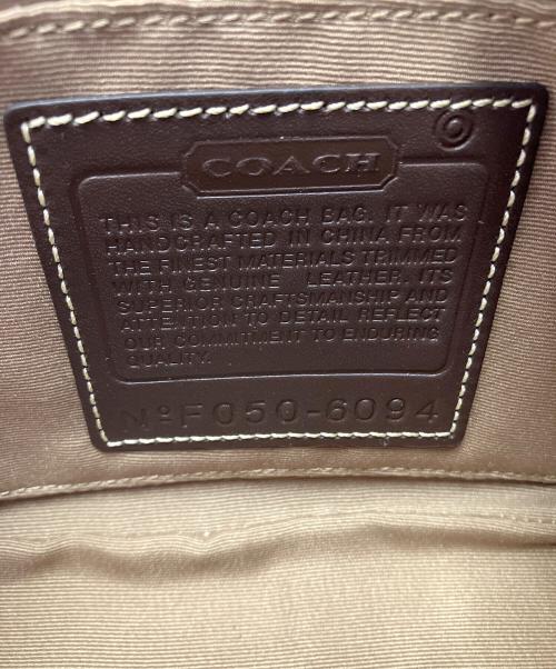 COACH（コーチ）COACH (コーチ) ハンドポーチ レッド×ブラウンの古着・服飾アイテム