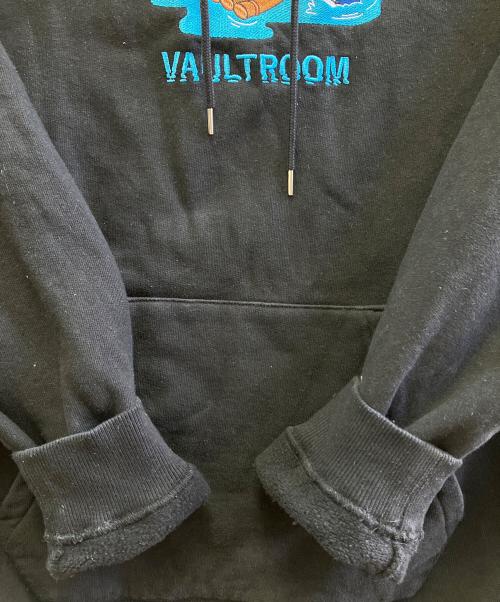 VAULTROOM（ボルトルーム）VAULTROOM (ボルトルーム) アルス・アルマル × k4sen × 夜よいち (アルス・アルマル ×カセン×ヨルヨイチ) プルオーバーパーカー ブラック サイズ:Mの古着・服飾アイテム