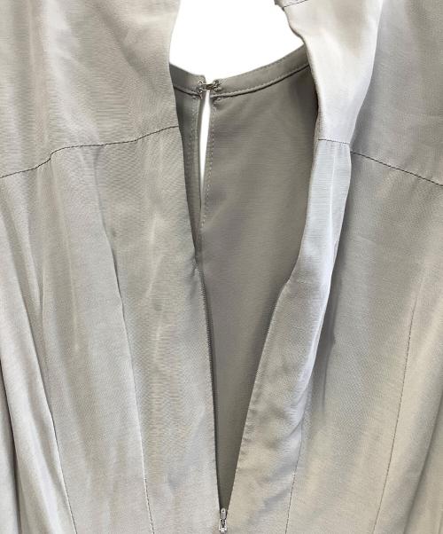 HER LIP TO（ハーリップトゥ）Her lip to (ハーリップトゥ) 半袖ワンピース グレー サイズ:Sの古着・服飾アイテム