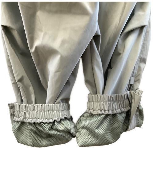 A + TOKYO（エープラス トウキョウ）A + TOKYO (エープラス トウキョウ) パウダーナイロン ジョグパンツ グレー サイズ:1の古着・服飾アイテム