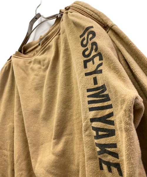 ISSEY MIYAKE（イッセイミヤケ）ISSEY MIYAKE (イッセイミヤケ) ドロストスウェット ベージュ サイズ:Mの古着・服飾アイテム