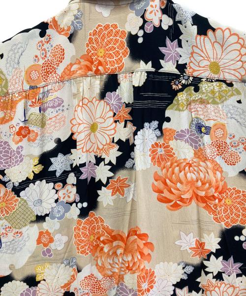 Sun Surf SPECIAL EDITION（サンサーフ・スペシャルエディション）SUN SURF SPECIAL EDITION (サンサーフ・スペシャルエディション) 半袖シャツ ブラック×オレンジ サイズ:Mの古着・服飾アイテム