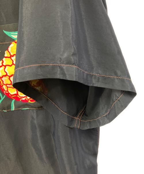 Sun Surf（サンサーフ）Sun Surf (サンサーフ) 半袖シャツ ブラック サイズ:Mの古着・服飾アイテム