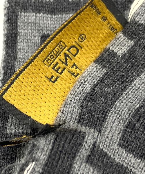 FENDI（フェンディ）FENDI (フェンディ) マフラー ブラック×グレー サイズ:50 USA16の古着・服飾アイテム