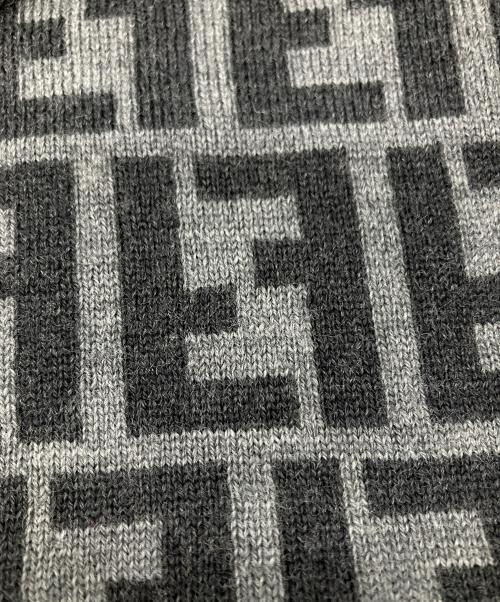FENDI（フェンディ）FENDI (フェンディ) マフラー ブラック×グレー サイズ:50 USA16の古着・服飾アイテム
