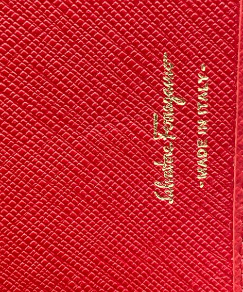 Salvatore Ferragamo（サルヴァトーレ フェラガモ）Salvatore Ferragamo (サルヴァトーレ フェラガモ) 長財布 レッドの古着・服飾アイテム