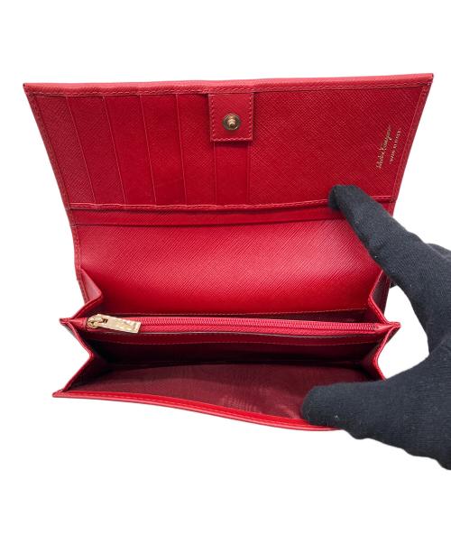 Salvatore Ferragamo（サルヴァトーレ フェラガモ）Salvatore Ferragamo (サルヴァトーレ フェラガモ) 長財布 レッドの古着・服飾アイテム