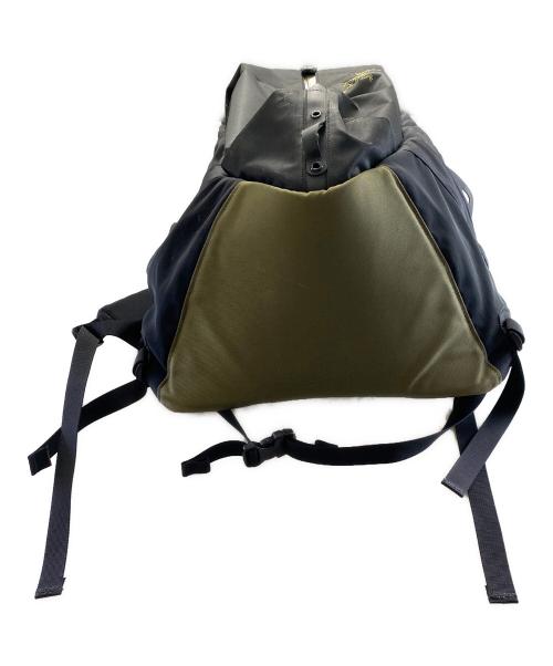ARC'TERYX（アークテリクス）ARC'TERYX (アークテリクス) リュック ブラック×グリーンの古着・服飾アイテム