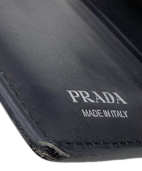 PRADA（プラダ）PRADA (プラダ) 2つ折り財布 ブラックの古着・服飾アイテム