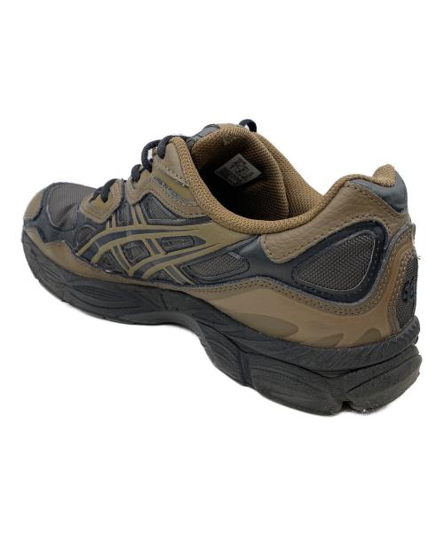 asics（アシックス）asics (アシックス) ローカットスニーカー ブラウン×ブラック サイズ:28の古着・服飾アイテム