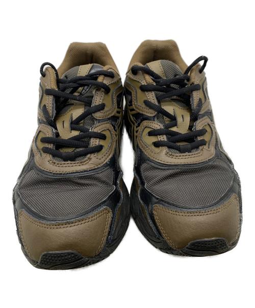 asics（アシックス）asics (アシックス) ローカットスニーカー ブラウン×ブラック サイズ:28の古着・服飾アイテム