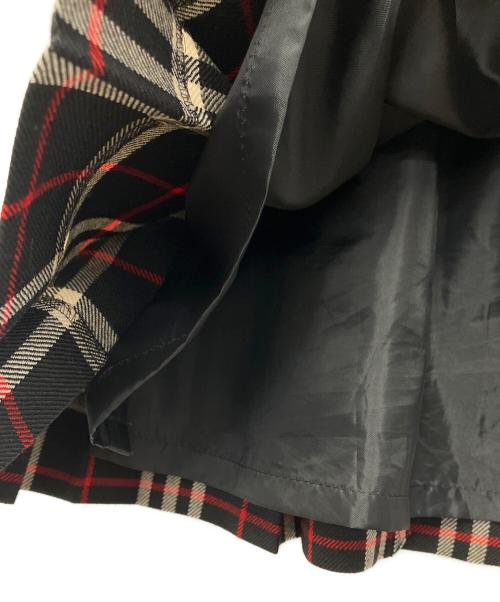 BURBERRY BLUE LABEL（バーバリー ブルー レーベル）BURBERRY BLUE LABEL (バーバリー ブルー レーベル) ミニスカート レッド×ブラック サイズ:36の古着・服飾アイテム