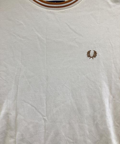 FRED PERRY（フレッドペリー）FRED PERRY (フレッドペリー) JOURNAL STANDARD別注 (ジャーナルスタンダード) 長袖カットソー ベージュ サイズ:Mの古着・服飾アイテム