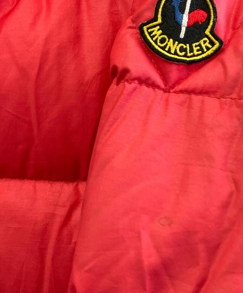 MONCLER（モンクレール）MONCLER (モンクレール) ダウンジャケット レッド サイズ:胸囲：82 身長：155の古着・服飾アイテム