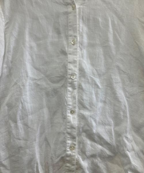 23区（ニジュウサンク）23区 (ニジュウサンク) LIBECO (リベコ) 半袖ブラウス ホワイト サイズ:38（9）の古着・服飾アイテム