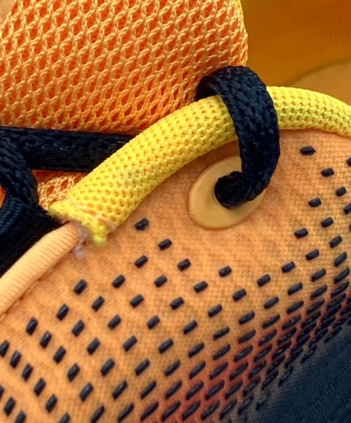 NIKE（ナイキ）NIKE (ナイキ) スニーカー ブラック×オレンジ サイズ:28の古着・服飾アイテム