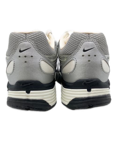 NIKE（ナイキ）NIKE (ナイキ) スニーカー シルバー サイズ:28 未使用品の古着・服飾アイテム