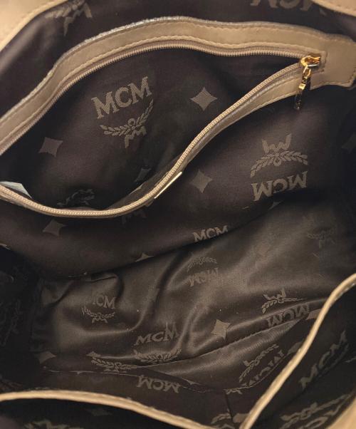 MCM（エムシーエム）MCM (エムシーエム) ショルダーバッグ アイボリーの古着・服飾アイテム