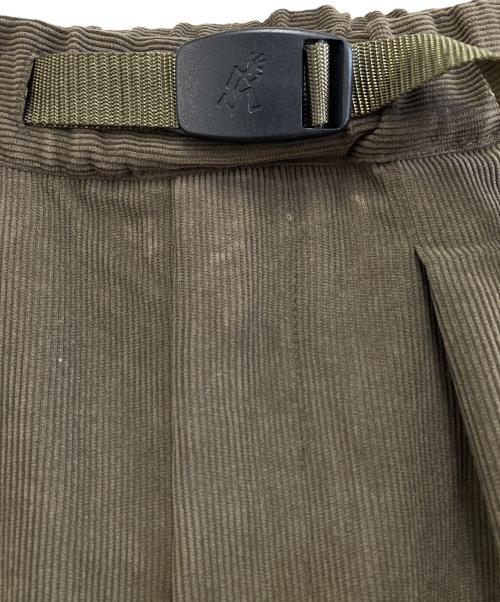 GRAMICCI（グラミチ）GRAMICCI (グラミチ) WHITE MOUNTAINEERING (ホワイトマウンテ二アニング) Corduroy Wide Tapered Pants カーキ サイズ:1の古着・服飾アイテム