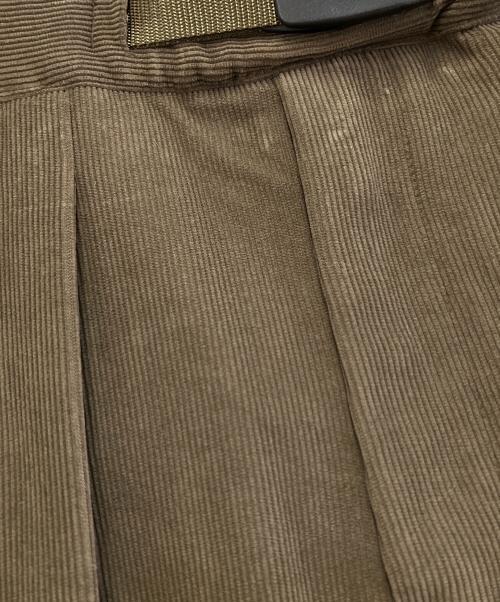 GRAMICCI（グラミチ）GRAMICCI (グラミチ) WHITE MOUNTAINEERING (ホワイトマウンテ二アニング) Corduroy Wide Tapered Pants カーキ サイズ:1の古着・服飾アイテム