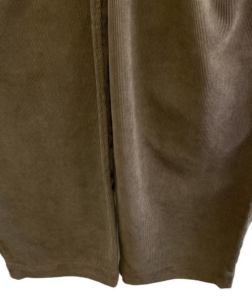 GRAMICCI（グラミチ）GRAMICCI (グラミチ) WHITE MOUNTAINEERING (ホワイトマウンテ二アニング) Corduroy Wide Tapered Pants カーキ サイズ:1の古着・服飾アイテム