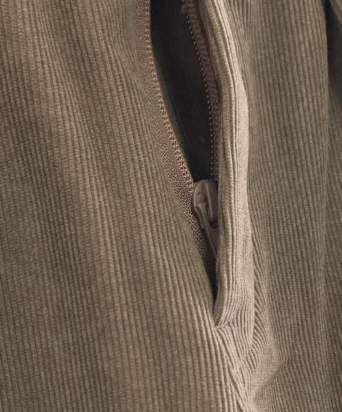 GRAMICCI（グラミチ）GRAMICCI (グラミチ) WHITE MOUNTAINEERING (ホワイトマウンテ二アニング) Corduroy Wide Tapered Pants カーキ サイズ:1の古着・服飾アイテム