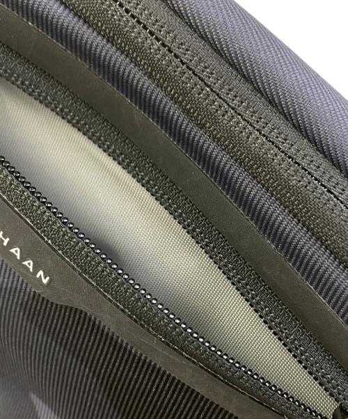 COLE HAAN（コールハーン）COLE HAAN (コールハーン) ゼログランドスリングバッグ グレーの古着・服飾アイテム