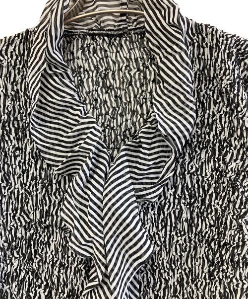 ISSEY MIYAKE FETE（イッセイミヤケフェット）ISSEY MIYAKE FETE (イッセイミヤケフェット) 薄手カーディガン ブラック サイズ:02の古着・服飾アイテム