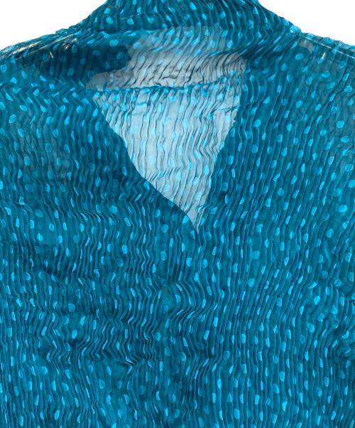 ISSEY MIYAKE FETE（イッセイミヤケフェット）ISSEY MIYAKE FETE (イッセイミヤケフェット) 薄手カーディガン ブルー サイズ:02の古着・服飾アイテム