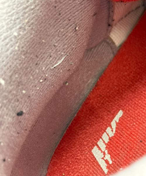 NIKE（ナイキ）NIKE (ナイキ) スニーカー ホワイト×レッド サイズ:27.5の古着・服飾アイテム