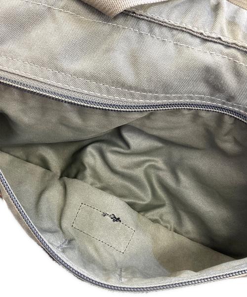 BRIEFING（ブリーフィング）BRIEFING (ブリーフィング) FLIGHT LIGHT FLAP BODYBAG カーキの古着・服飾アイテム