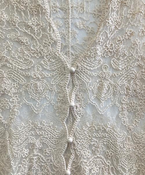 TORRAZZO DONNA（トラッゾドンナ）TORRAZZO DONNA (トラッゾドンナ) 立体コード刺繍レース ベスト ベージュ サイズ:Fの古着・服飾アイテム