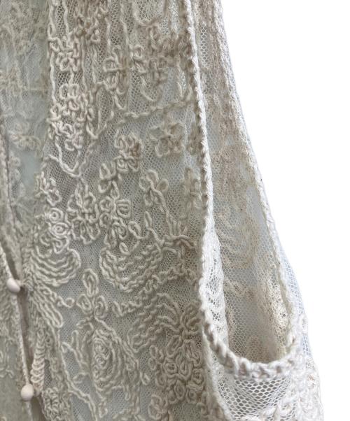 TORRAZZO DONNA（トラッゾドンナ）TORRAZZO DONNA (トラッゾドンナ) 立体コード刺繍レース ベスト ベージュ サイズ:Fの古着・服飾アイテム