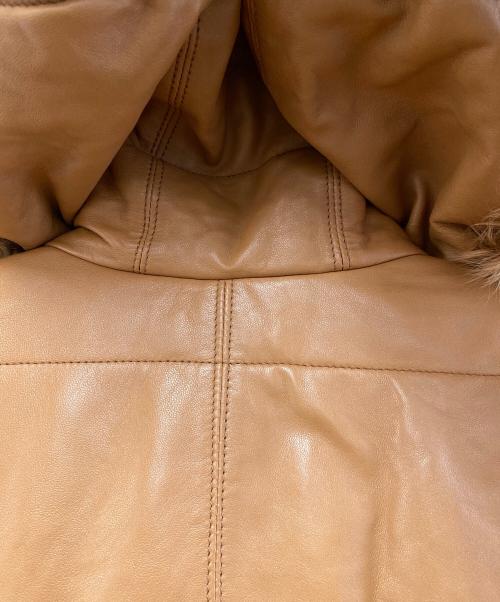 BURBERRY BLUE LABEL（バーバリー ブルー レーベル）BURBERRY BLUE LABEL (バーバリー ブルー レーベル) レザーコート ベージュ サイズ:38の古着・服飾アイテム