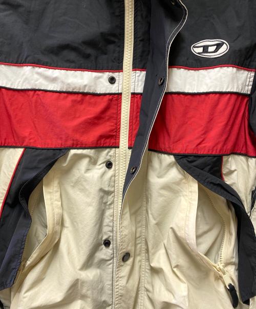 DIESEL（ディーゼル）DIESEL (ディーゼル) ナイロンジャケット レッド×ブラック サイズ:Sの古着・服飾アイテム