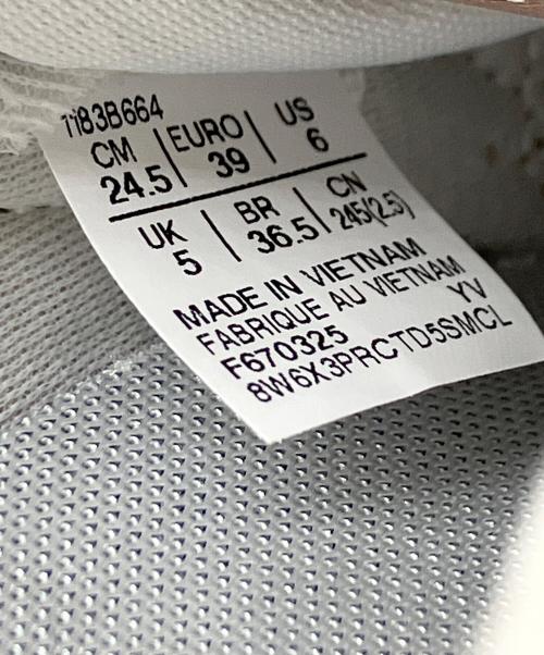 Onitsuka Tiger（オニツカタイガー）Onitsuka Tiger (オニツカタイガー) スニーカー ブラウン サイズ:24.5の古着・服飾アイテム