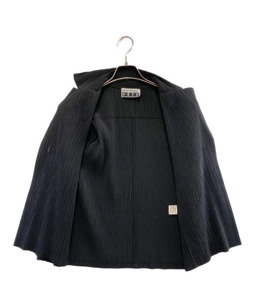 ISSEY MIYAKE FETE（イッセイミヤケフェット）ISSEY MIYAKE FETE (イッセイミヤケフェット) プリーツテーラードジャケット ブラック サイズ:02の古着・服飾アイテム
